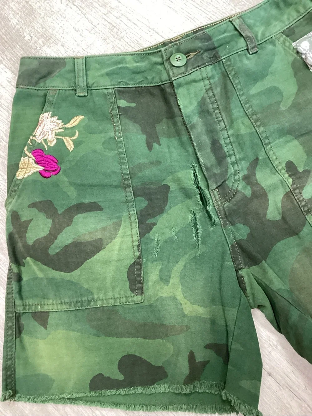 Free People Camo Embroidered Utility Shorts NWT Size 6 Floral Distressed